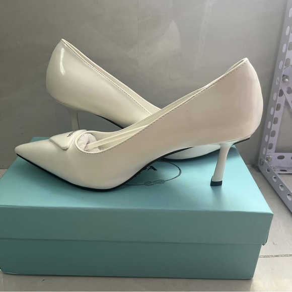 Prada Logo White Pointed Toe Slip-On Pumps Women's 75 mm - Picture 6 of 9